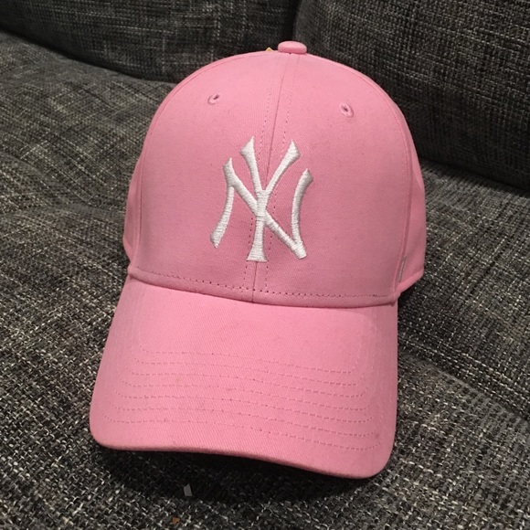 Pink Yankees hat. NWT. - Picture 2 of 4